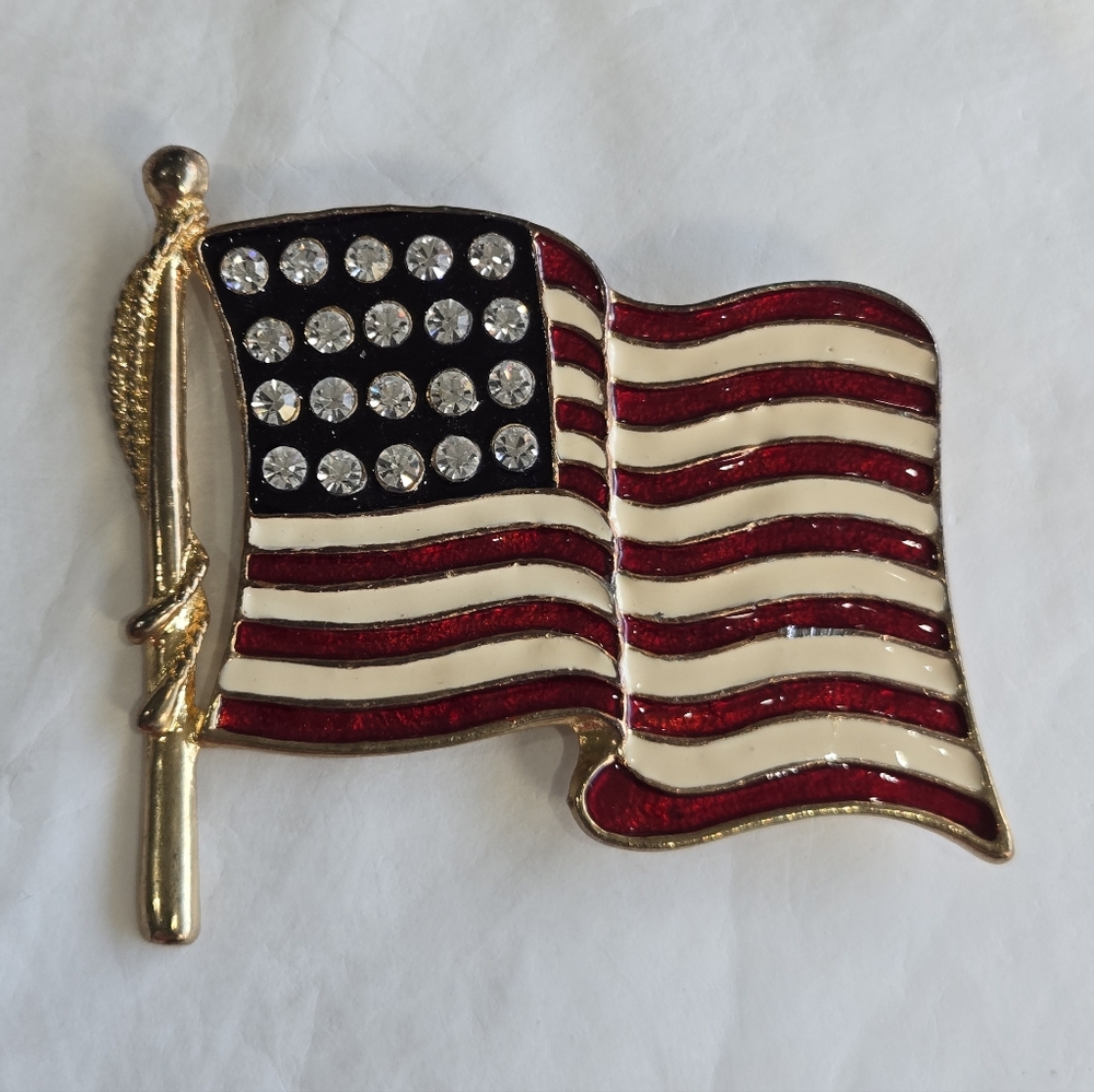 90's Rhinestone USA Flag Brooch Enamel Gold Tone Patriotic Pinback Lapel Pin VTG